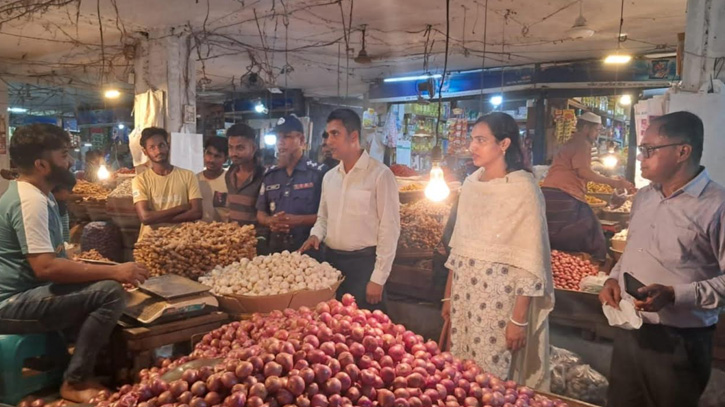 নারায়ণগঞ্জে টাস্ক ফোর্সের অভিযান, জরিমানা