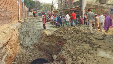 ব্যস্ততম সিরাজউদ্দোল্লা সড়কে সংস্কার কাজে ভোগান্তি